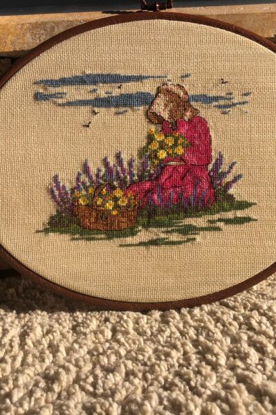 Çiçekçi Kız Kanaviçe Tablo