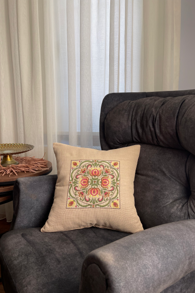 Kanaviçe İşlemeli Dekoratif Kırlent