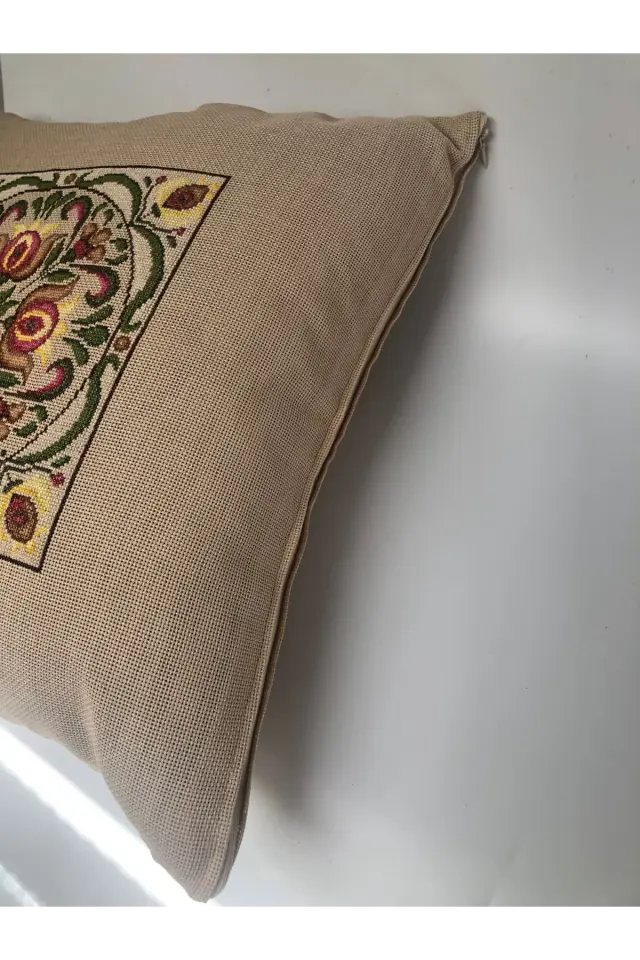 Kanaviçe İşlemeli Dekoratif Kırlent