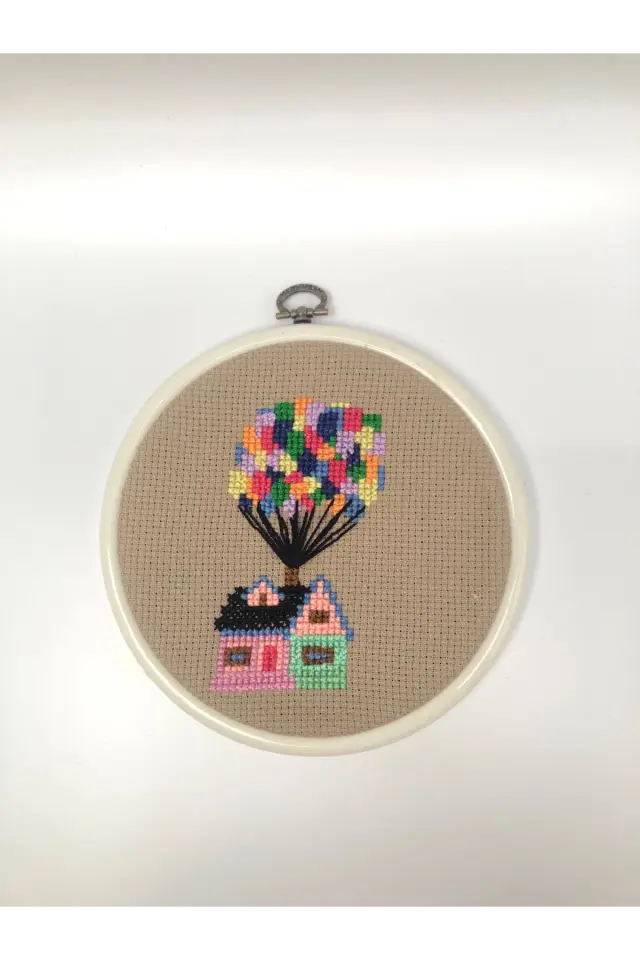 Balon Ev  Motifli Kanaviçe Tablo