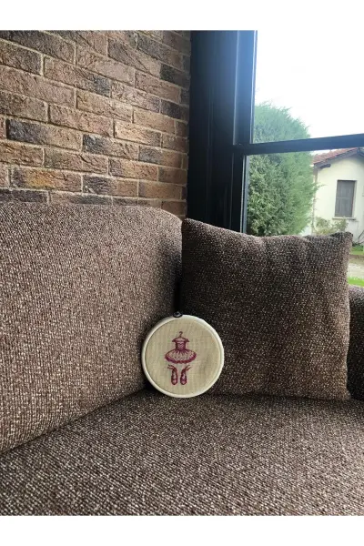 Balerin  Motifli Kanaviçe Tablo