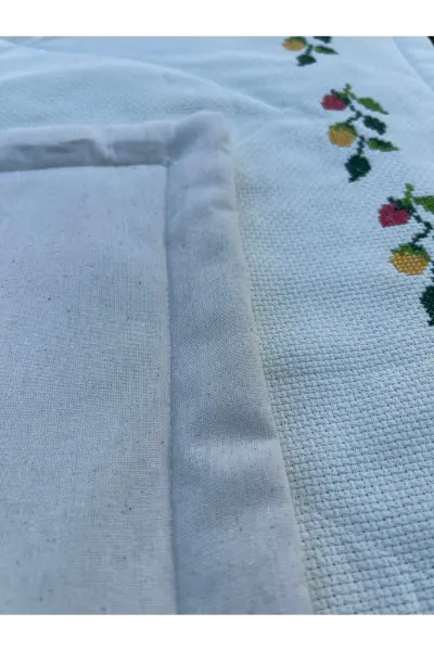 Gül Motifli Kanaviçe İşlemeli Seccade